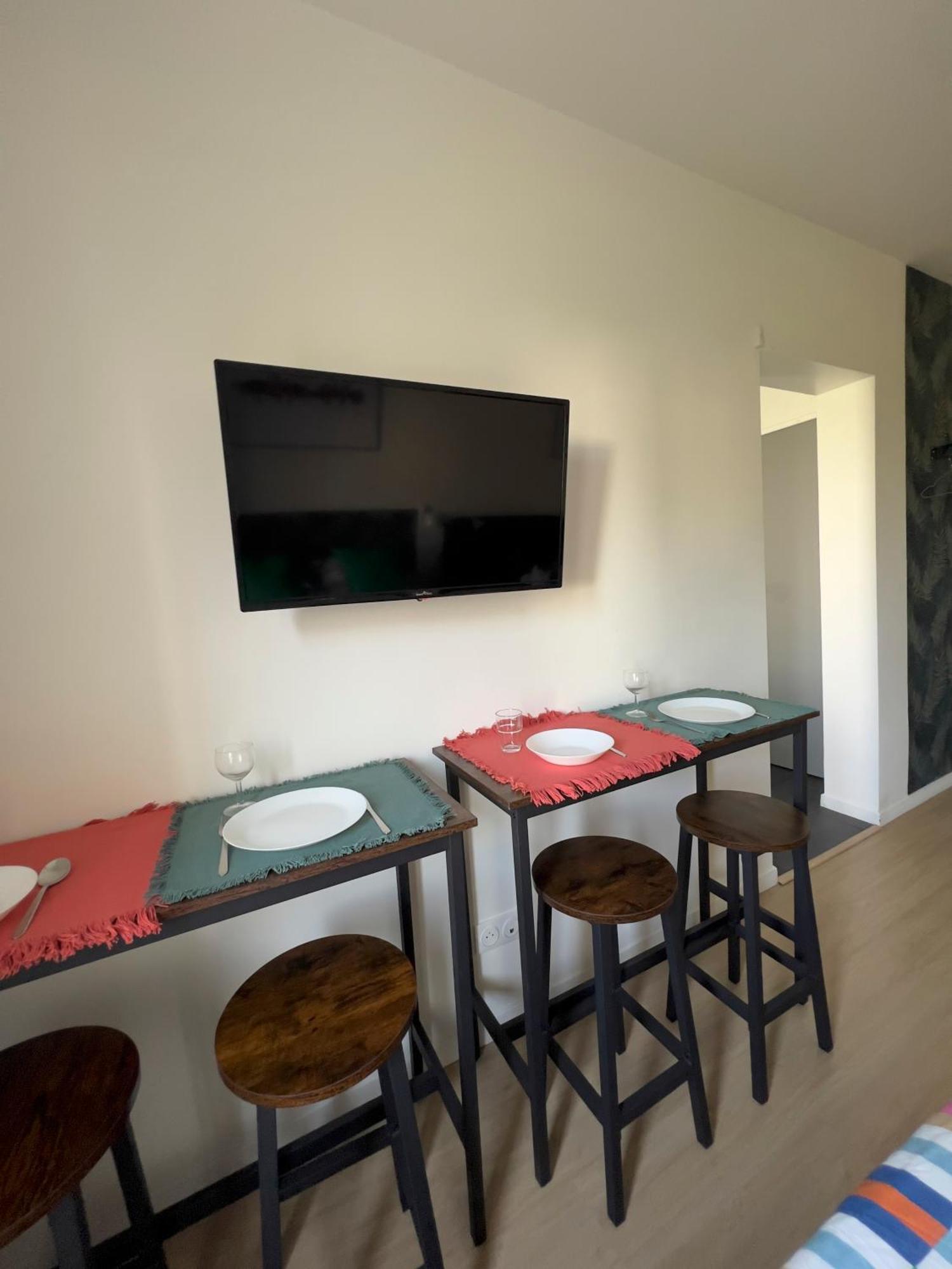 Studios Cozy Proche Gare Tgv 샤틀레로 외부 사진